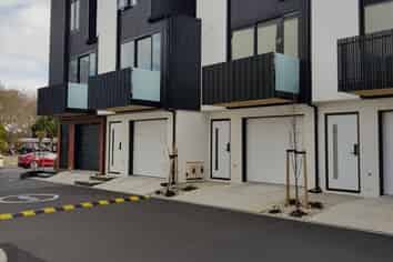 18/182 London Street, Hamilton Central