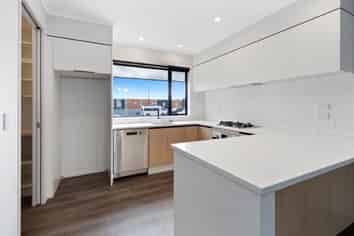 18/182 London Street, Hamilton Central