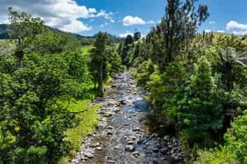 424A Hot Springs Road, Katikati
