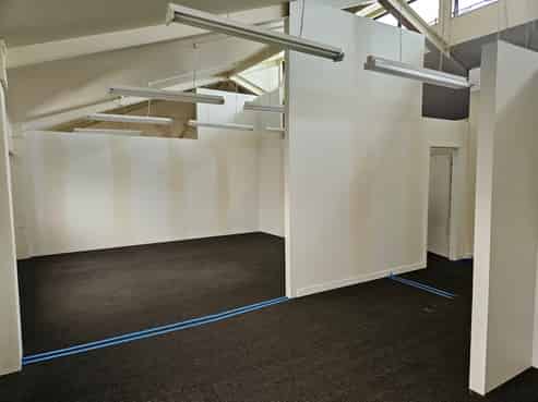 Office for Lease: Sunny, Tidy and Well Located