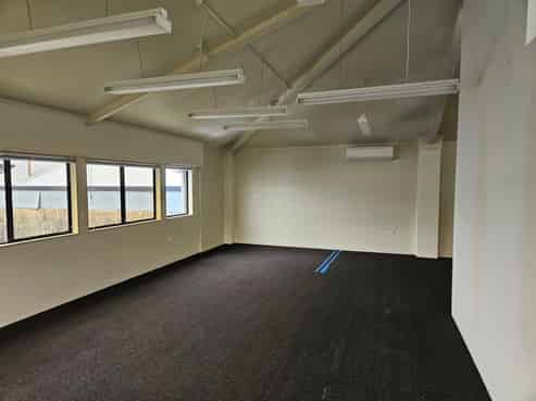 Office for Lease: Sunny, Tidy and Well Located