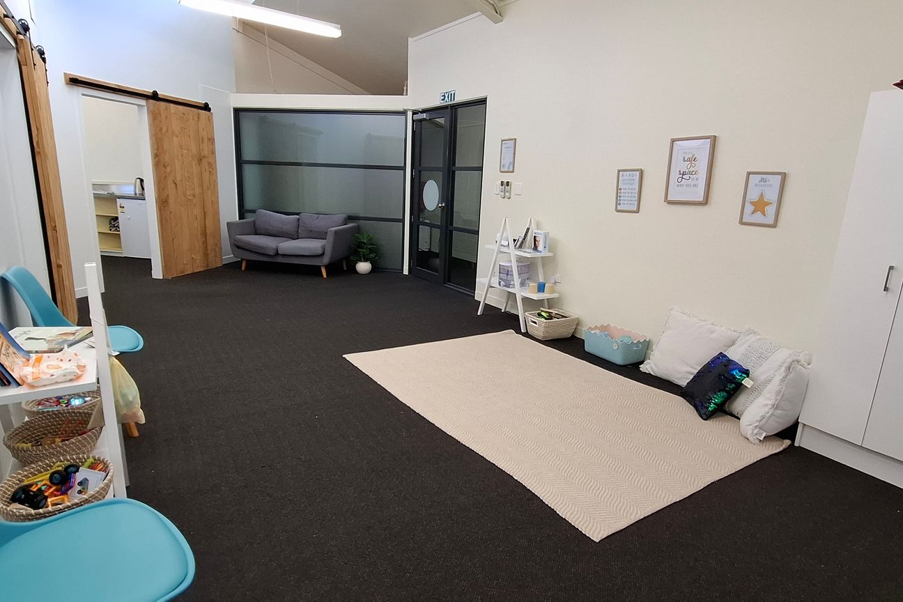 Office for Lease: Sunny, Tidy and Well Located - Widok 5