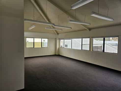 Office for Lease: Sunny, Tidy and Well Located
