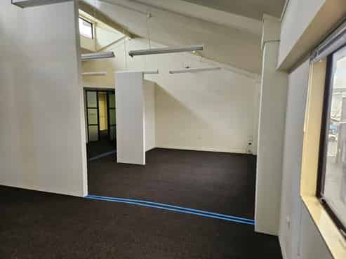 Office for Lease: Sunny, Tidy and Well Located