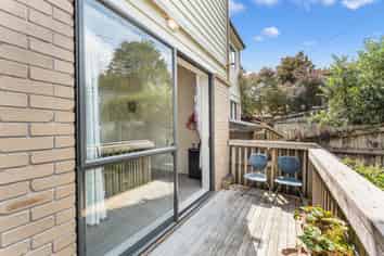 6/2 Swan Hill Drive, Glen Eden