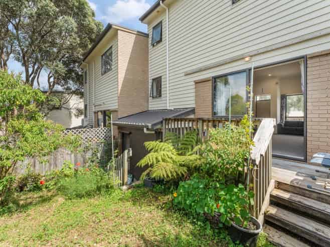 6/2 Swan Hill Drive, Glen Eden