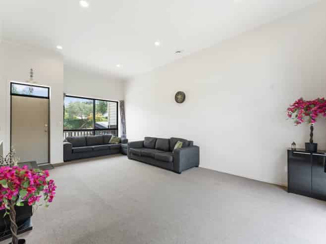 6/2 Swan Hill Drive, Glen Eden