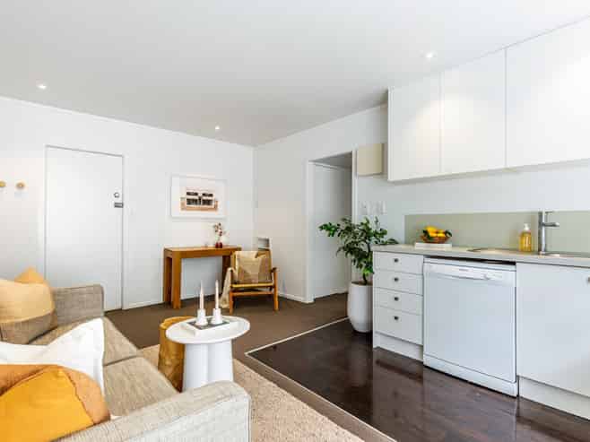 2/2 Westwood Terrace, Saint Marys Bay