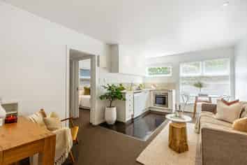 2/2 Westwood Terrace, Saint Marys Bay