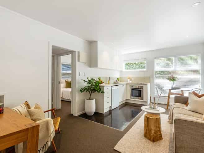 2/2 Westwood Terrace, Saint Marys Bay