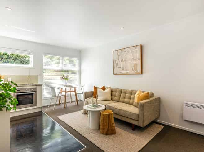 2/2 Westwood Terrace, Saint Marys Bay