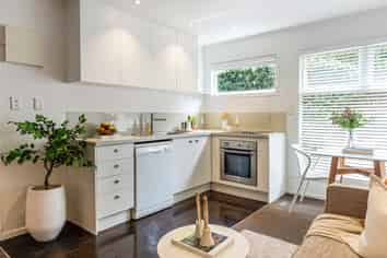 2/2 Westwood Terrace, Saint Marys Bay