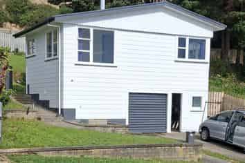 80 Arahura Crescent, Waitangirua