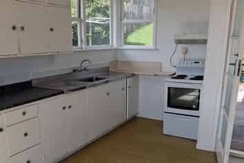 80 Arahura Crescent, Waitangirua