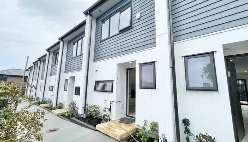 1/72  Taikata, Te Atatu Peninsula