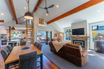 15A Kitchener Square, Highfield