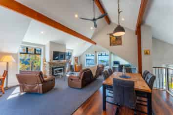 15A Kitchener Square, Highfield