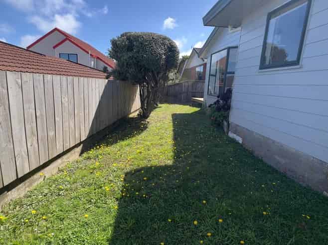 8A Kentwood Drive, Woodridge