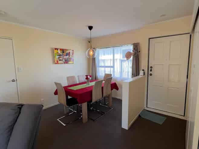 8A Kentwood Drive, Woodridge