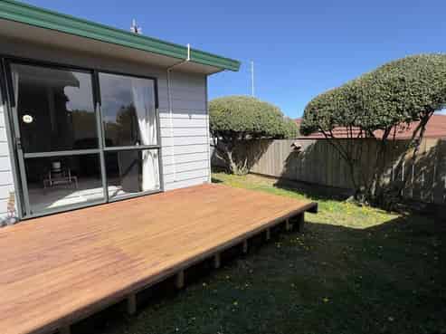 8A Kentwood Drive, Woodridge