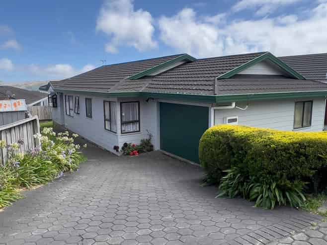 8A Kentwood Drive, Woodridge