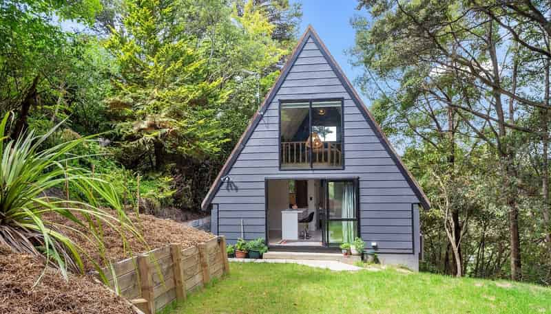 1101 Dyers Pass Road, Governors Bay