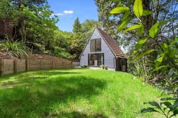 1101 Dyers Pass Road, Governors Bay