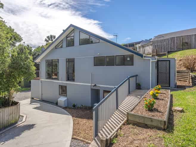 85 Leinster Avenue, Raumati South