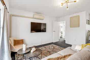 1/605 Hereford Street, Linwood