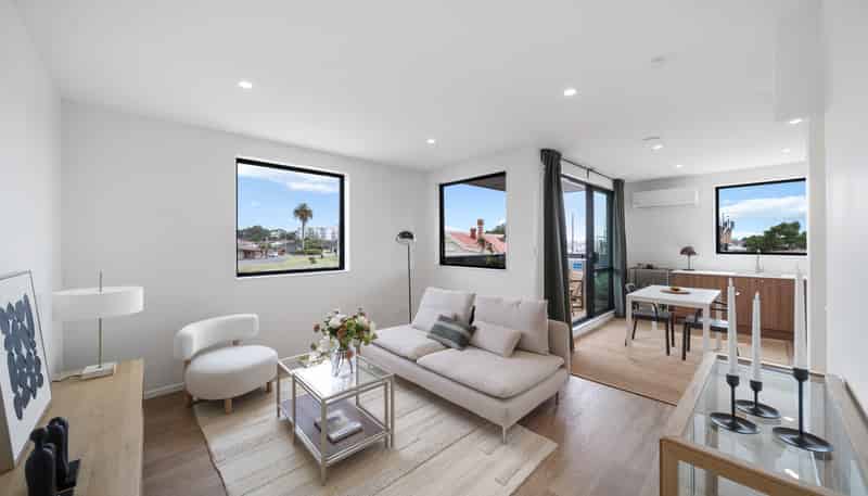 2 Te Ara Tapore, Papatoetoe
