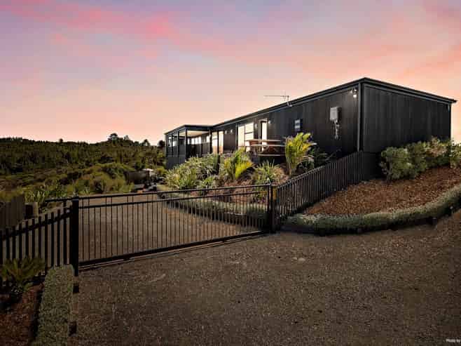 236 Hillcrest Road, Wainui