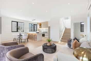 1C Altair Place, Windsor Park