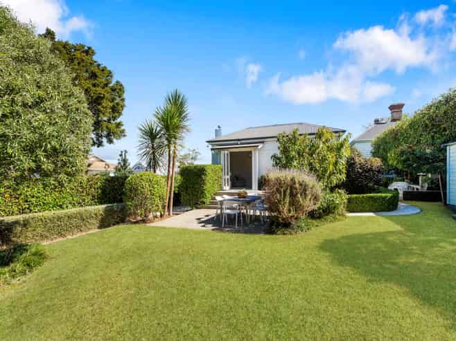 11 Palmerston Road, Birkenhead