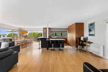 1 Vanessa Crescent, Glendowie