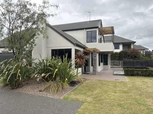 2 Joshua Place, Rangatira Park