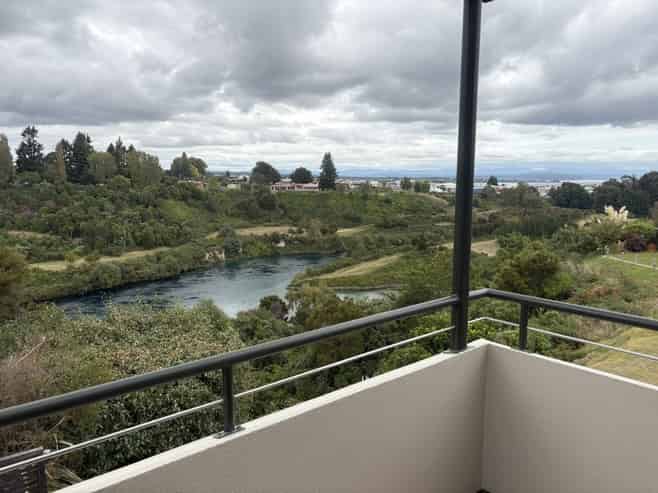 2 Joshua Place, Rangatira Park