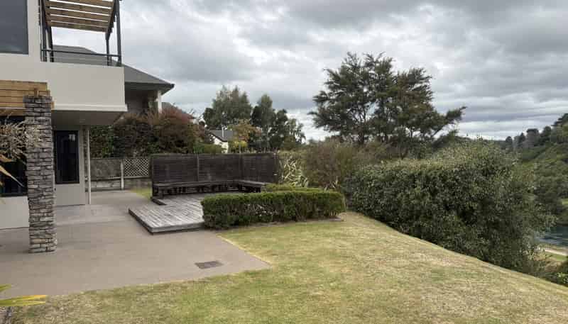 2 Joshua Place, Rangatira Park