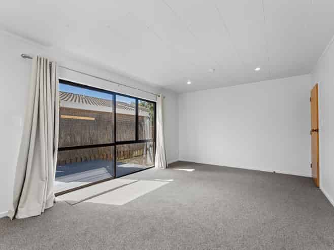 1/42A Songer Street, Stoke