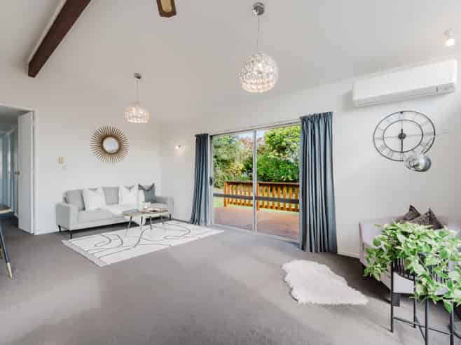 16 Pickering Crescent, Chedworth