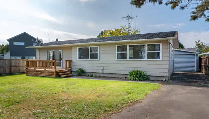 16 Pickering Crescent, Chedworth