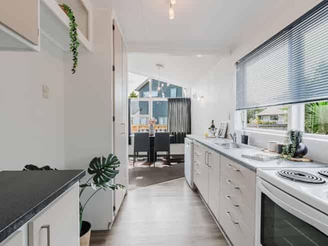 16 Pickering Crescent, Chedworth