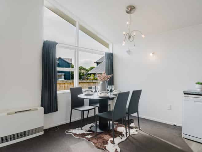 16 Pickering Crescent, Chedworth