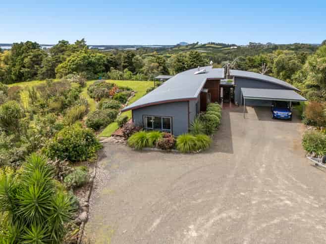 101 Turntable Hill Road, Whakamarama
