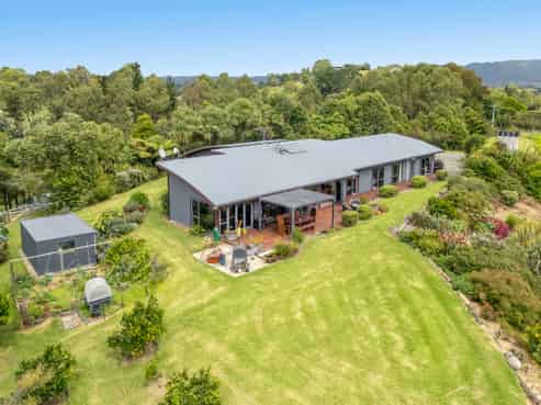 101 Turntable Hill Road, Whakamarama