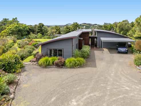 101 Turntable Hill Road, Whakamarama
