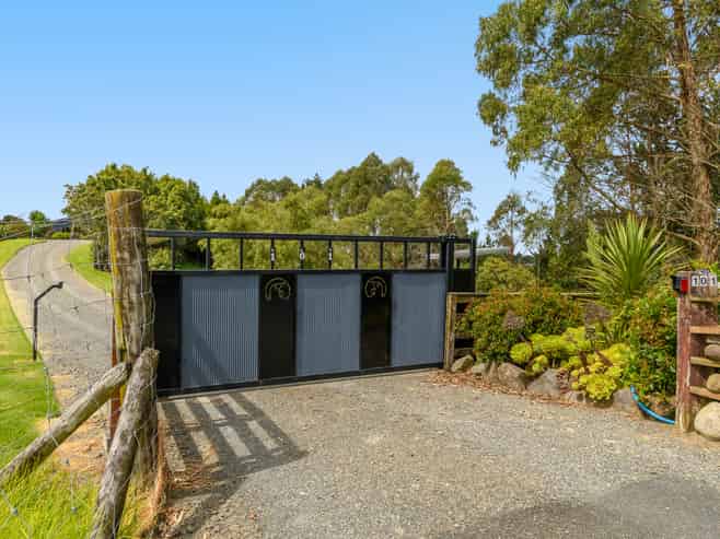 101 Turntable Hill Road, Whakamarama