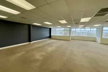 262sqm Office Space with Excellent Visibility 
