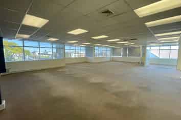 262sqm Office Space with Excellent Visibility 