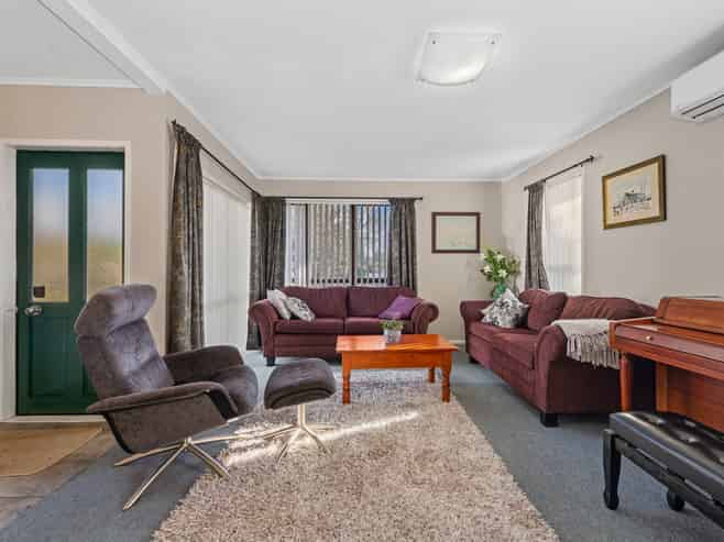 11 Pandora, Sunnybrook