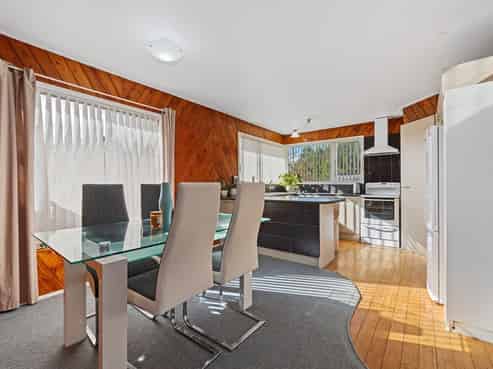 11 Pandora, Sunnybrook